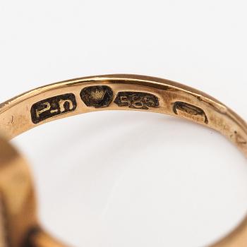 A 14K gold ring with a smoaky quartz. Asser Peltonen, Vantaa.
