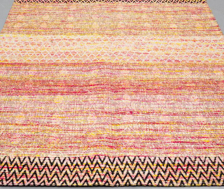 A CARPET, FLAT WEAVE, CA  240 x 170 cm.