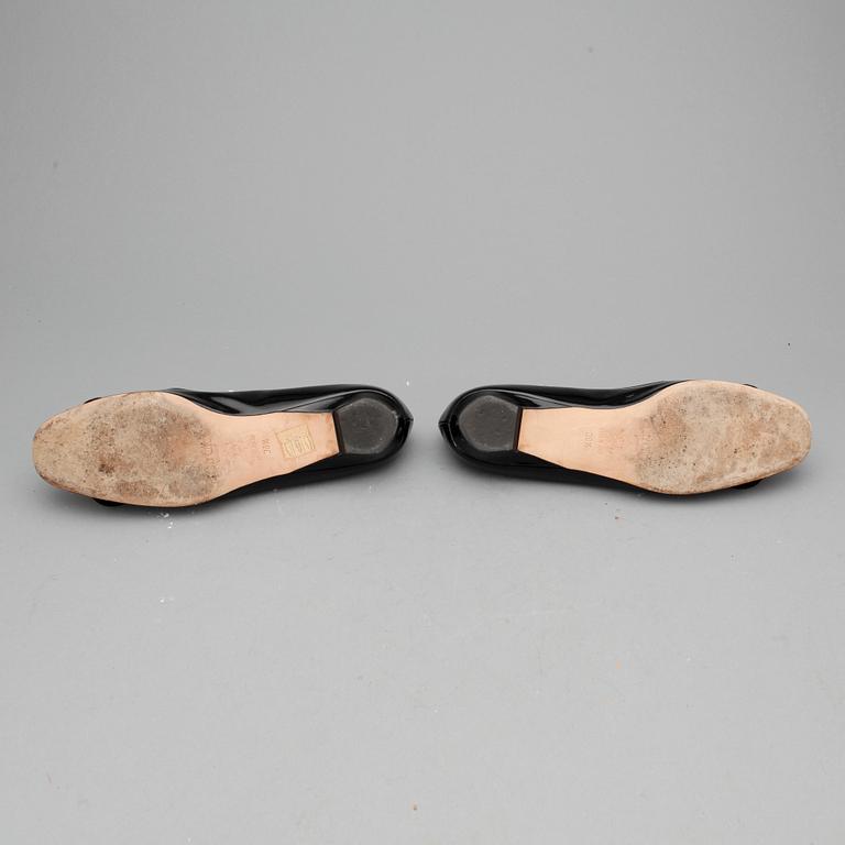SKOR, ett par, Jimmy Choo.