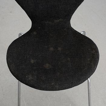 STOLAR, ett par, "Sjuan", Arne Jacobsen, Fritz Hansen, 1969.