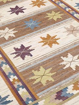 MATTA. "Höstmattan". Rölakan. 328 x 221 cm. Signerad AB MMF.