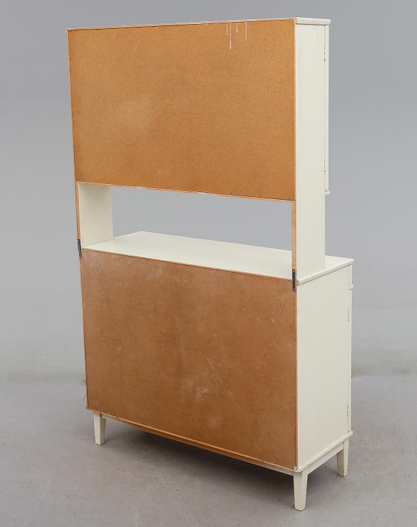 VITRINSKÅP, 1900-talets andra hälft.