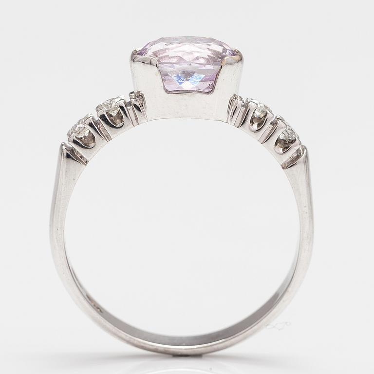 RING, 14K vitguld, rosa safir, diamanter ca. 0.10 ct tot. Finland 2016.