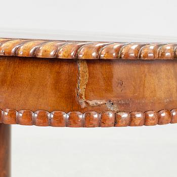 SALONGSBORD, nyrokoko, omkring 1800-talets slut.