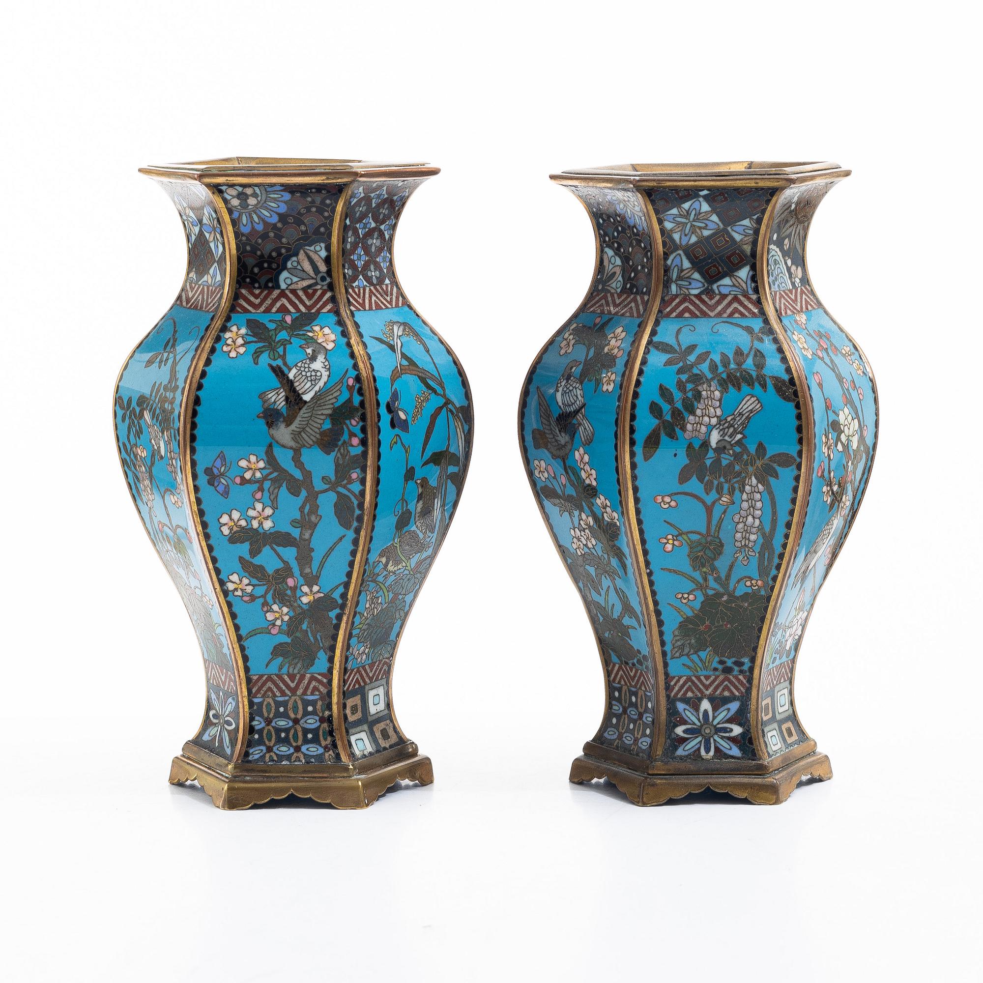 A pair of Japanese cloisonné hexagonal vases, Meiji (1868-1912).