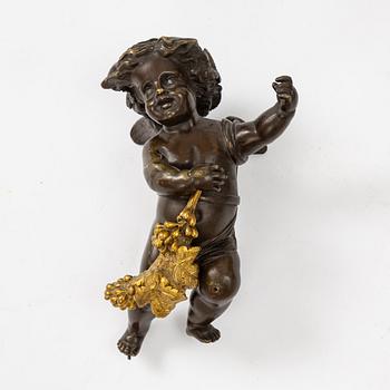 Bordsgarnityr med bordspendyl och ett par kandelabrar, Louis XV-stil, 1800-talets andra hälft.