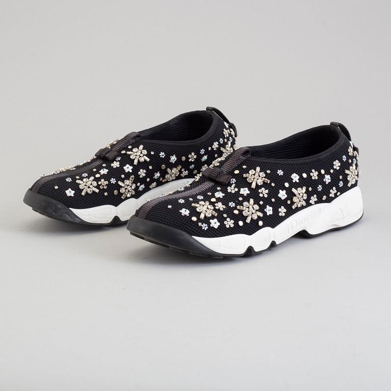 a pair of CHRISTIAN DIOR 'Dior Fusion' sneakers, size 39.