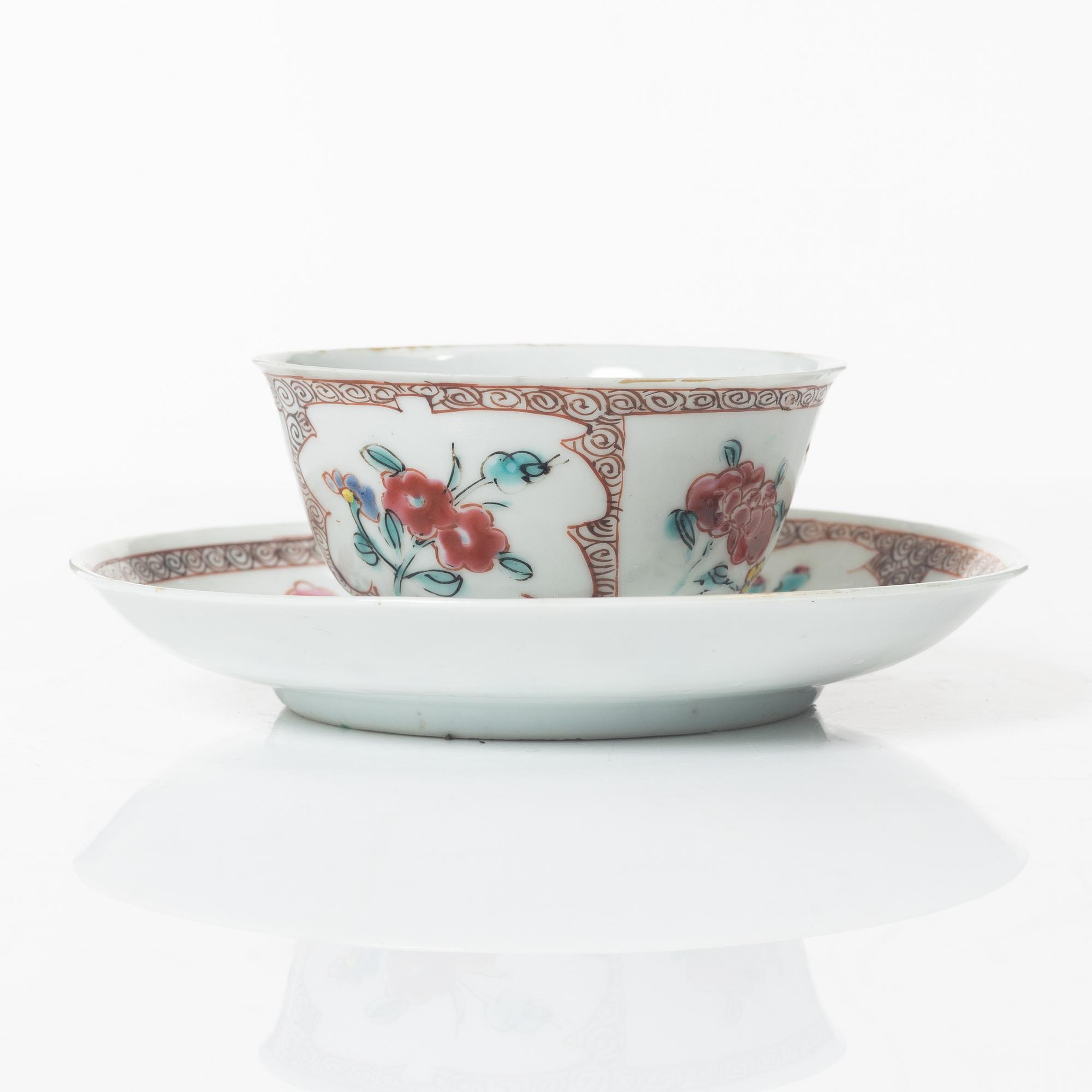 A Chinese famille rose ewer, a a cup with cover, a cup with saucer, a box and a censer, Qing dynasty, 18th and 19th cent.