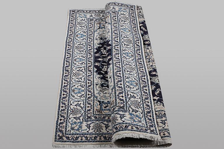 Matta, Nain, part silk, ca 195 x 150 cm.