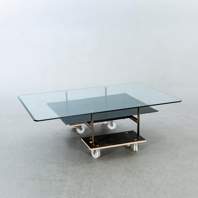 Paolo Nava och Antonio Citterio, coffee table "Diesis"  for B&B Italy ca 1980.
