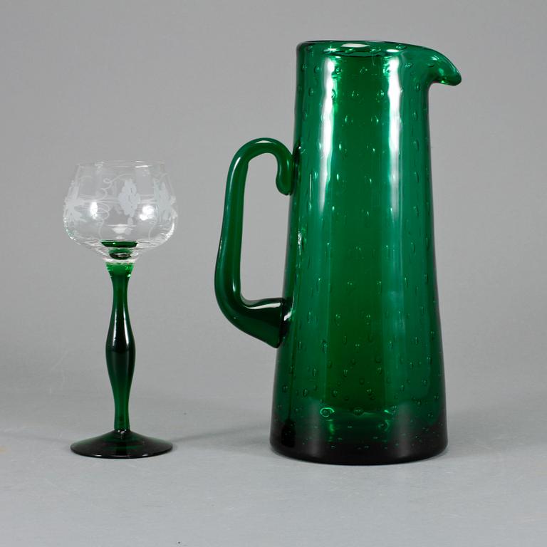 KARAFF samt REMMARE, 8 st, glas, Kosta, 1900-tal.