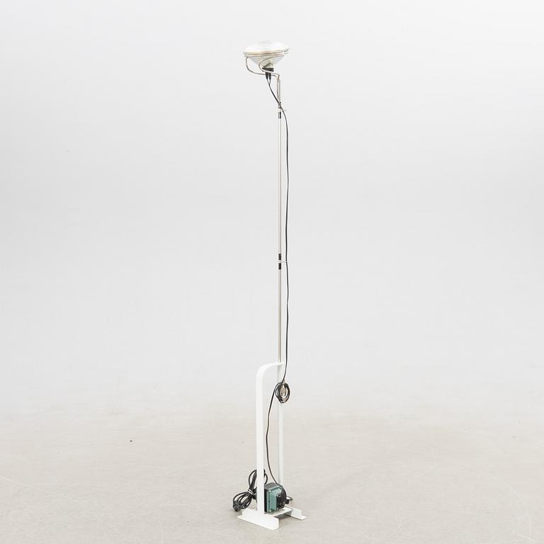 Achille & Pier Giacomo Castiglioni, floor lamp, "Toio", Flos, Italy.