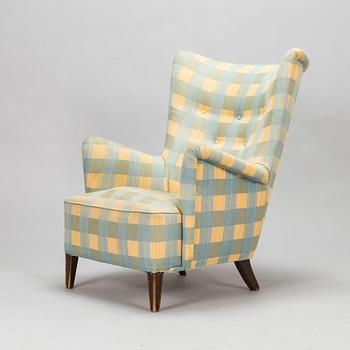 A 1950's arm chair.