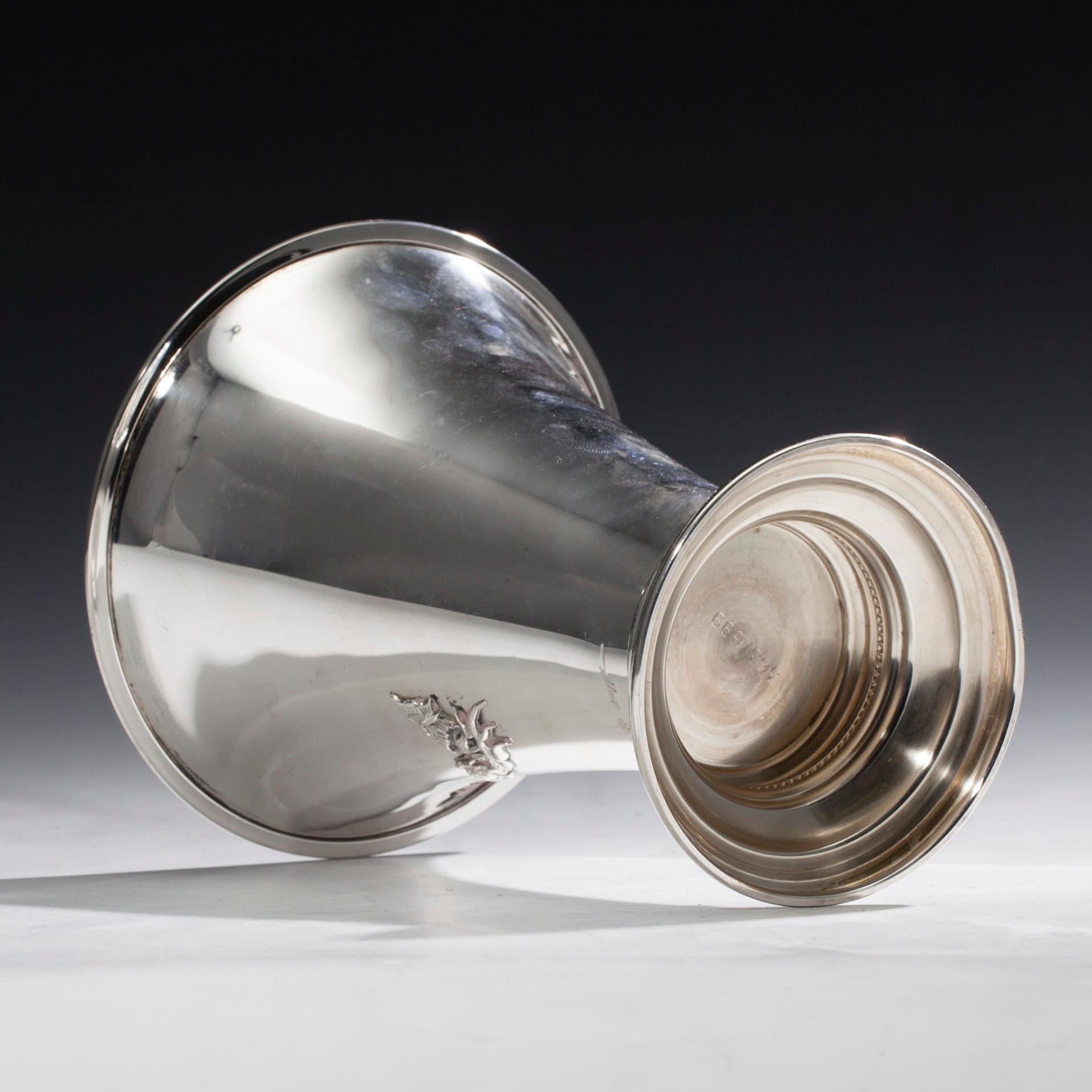 BÄGARE, sterling silver, svenska importstämplar 2004. Vikt 302 g.