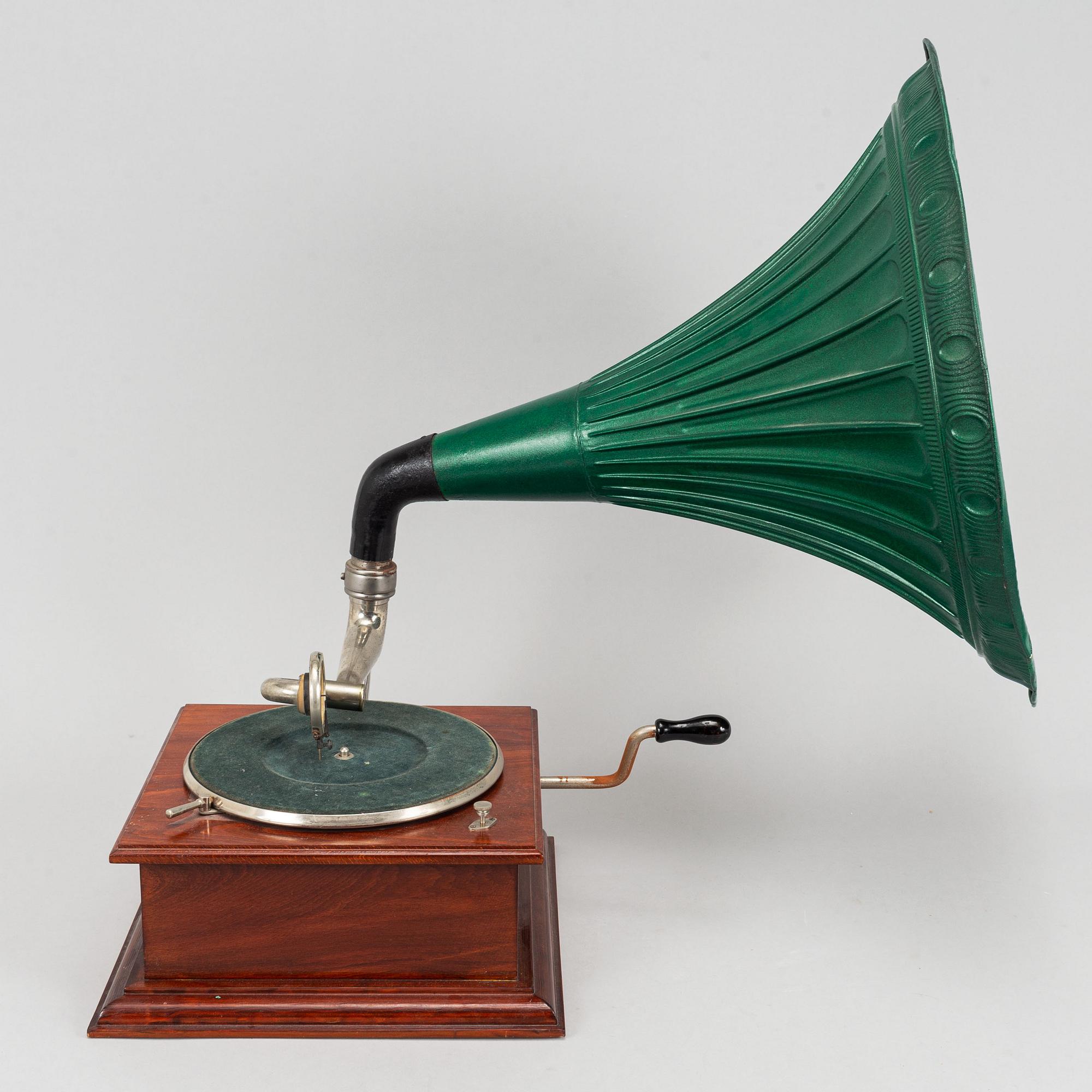 A gramophone, early 20th Century.