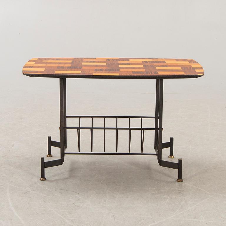 An Italian 1950s mahogany, walnut side table.