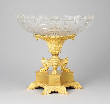 BORDSUPPSATS, glas samt mässing, senempir, 1800-talets första hälft/mitt.