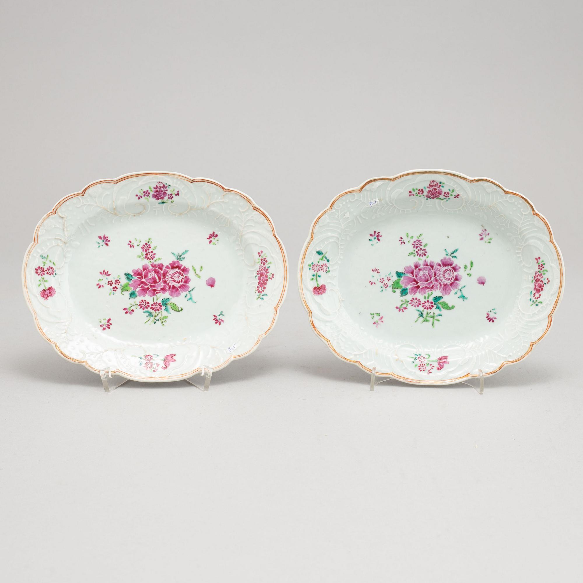 A pair of famille rose dishes, Qing dynasty, Qianlong (1736-95).