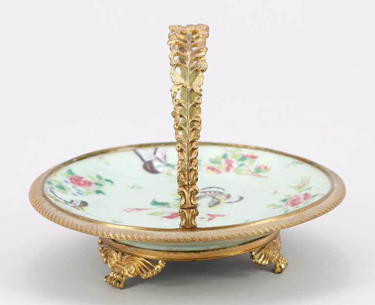 KONFEKTFAT, porslin och  mässing, empirestil, 1800-talets senare hälft.