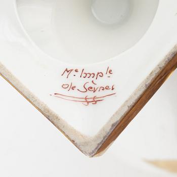 A French Porcelaine Set, with mark in red Mre Imp le de Sèvres, Early 19th Century (5 pieces).