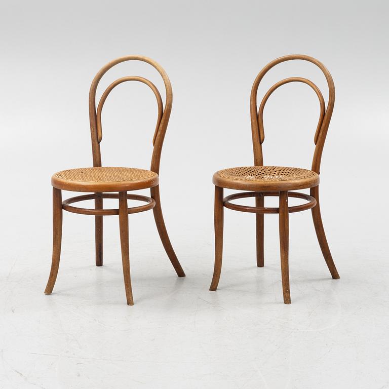 Five Thonét chairs No 14, Vienna around 1900.