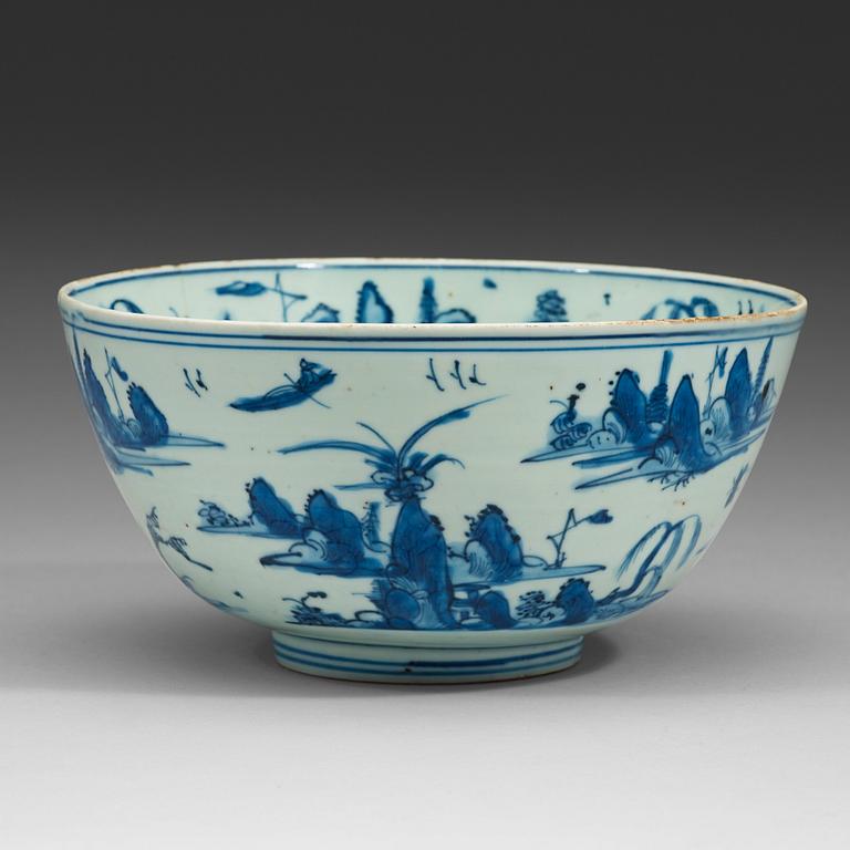 A blue and white bowl, Ming dynasty (1368-1644).