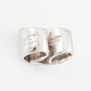 Earrings, 18K white gold set with sapphires and round brilliant-cut and baguette-cut diamonds.