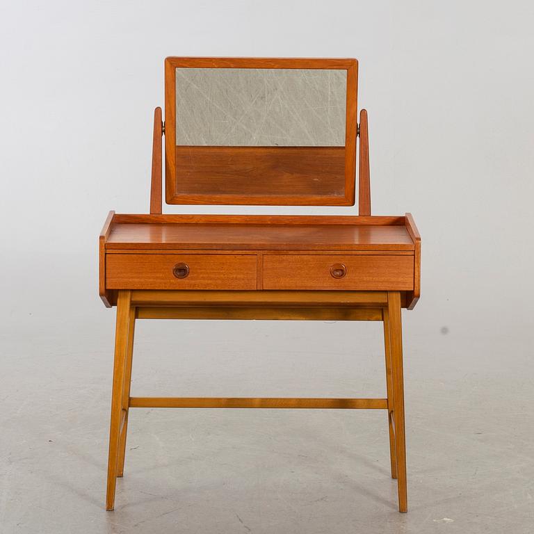 A 1950's dressing table.