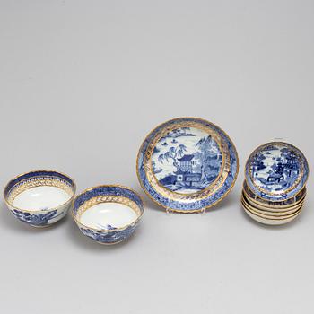 A part coffee and tea service, Qing dynasty, Qianlong (1736-95).