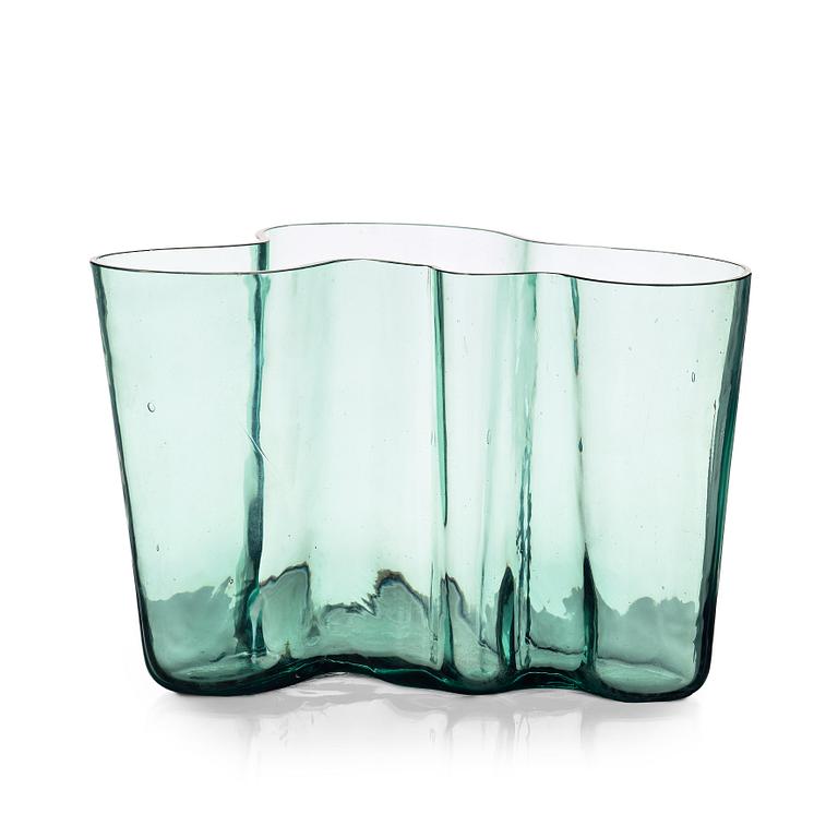 Alvar Aalto, a green tinted glass vase, Karhula, Finland ca 1937-49, model 9750.