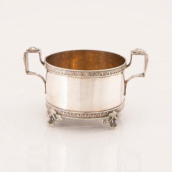 A Swedish 20th century silver sugar bowl Sweden 1904 weight 335 grams.