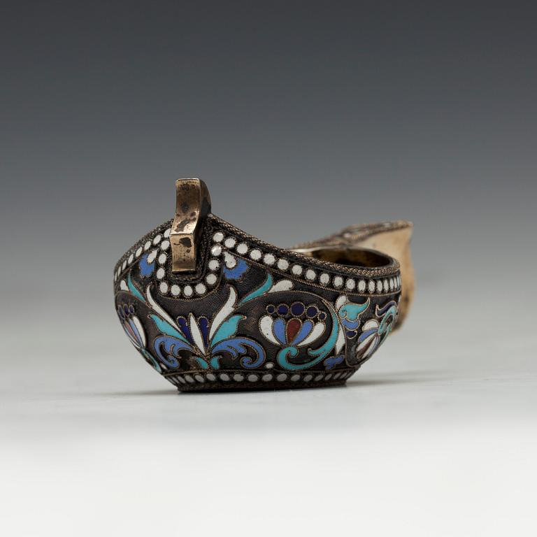 KÅSA, silver och emalj, cloisonné, Ryssland ca 1900.