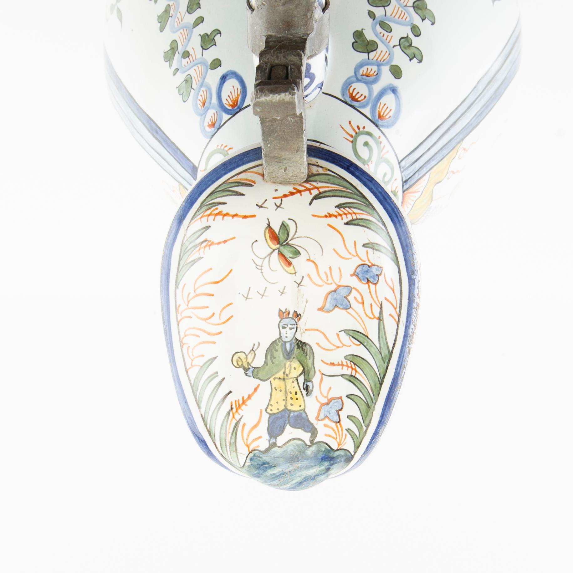 Jug with lid, copy after an older model/20th century faience.