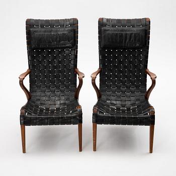 Axel Larsson, a pair of armchairs, Svenska Möbelfabrikerna Bodafors, Sweden, 1940s.