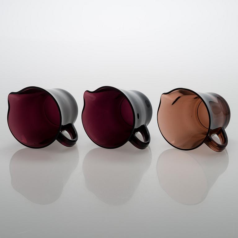 Dricksglas, 11 st och kannor, 3 st för Riihimäen Lasi Oy, 1950-tal.