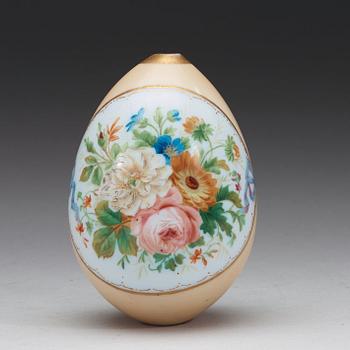 ÄGG, porslin. Ryssland, 1800-tal.