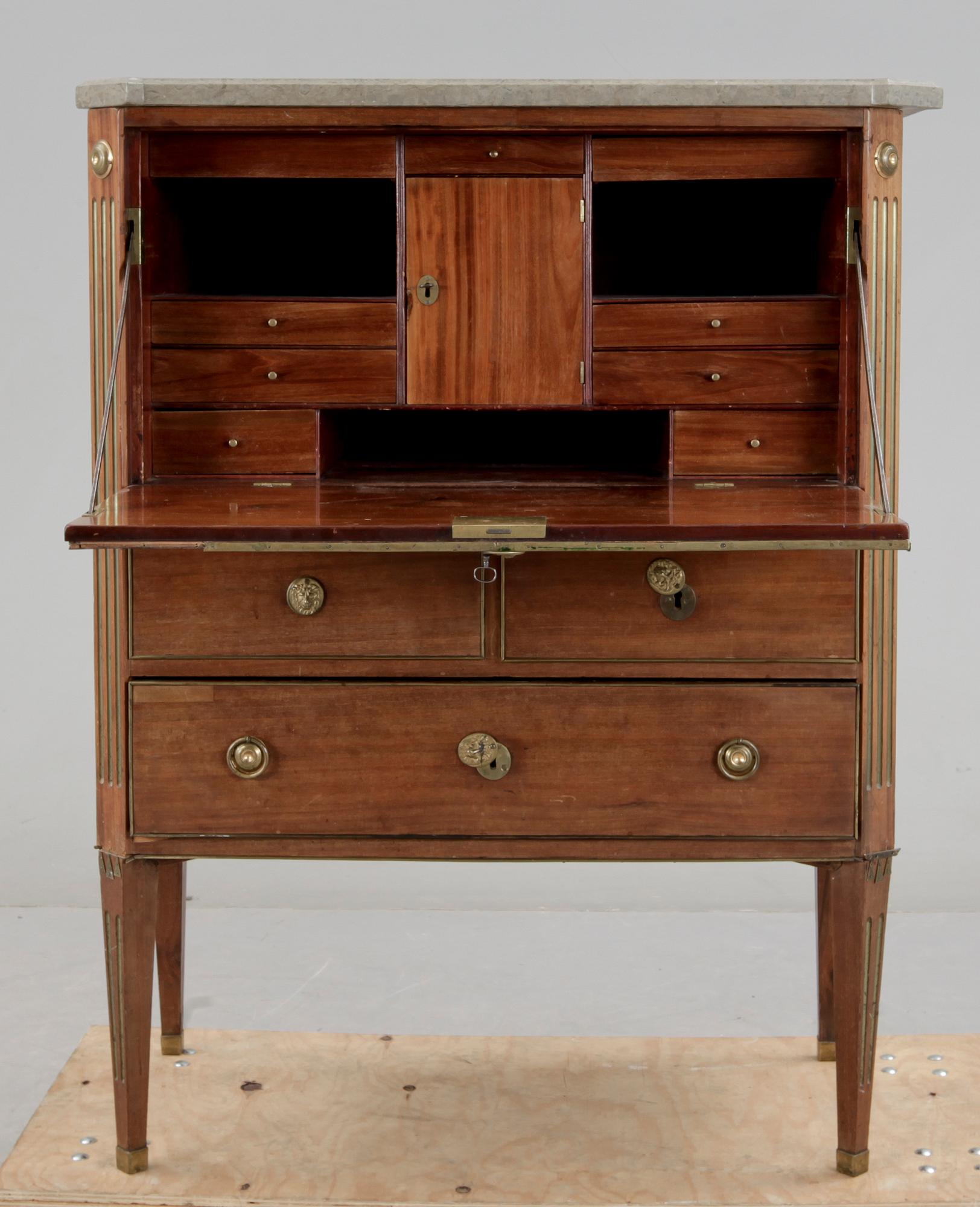 SEKRETÄR, sengustaviansk, troligen Stockholmsarbete, omkring år 1800.