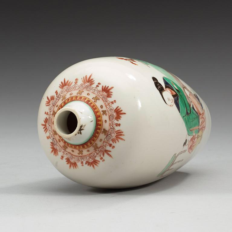 A famille verte vase, Qing dynasty, 18th Century.