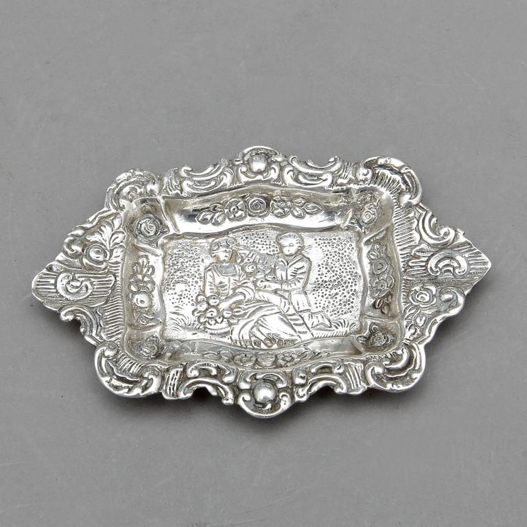 PARTI SILVER, 5 st, däribland C G Hallberg, Stockholm, 1900-talets första hälft, vikt ca 462 gram.