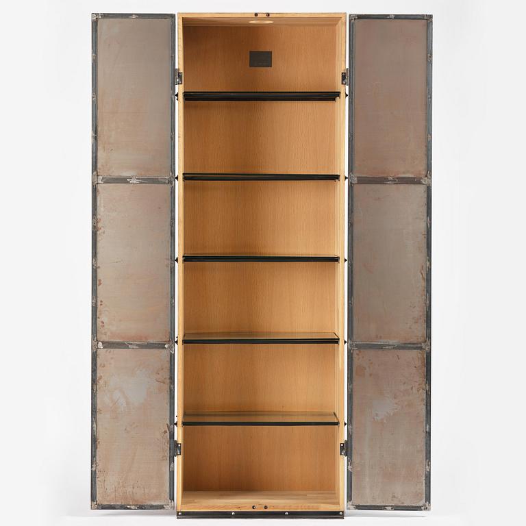 Jonas Bohlin, skåp, "Slottsbacken", ed. 193/200, Källemo, Värnamo, efter 1987.