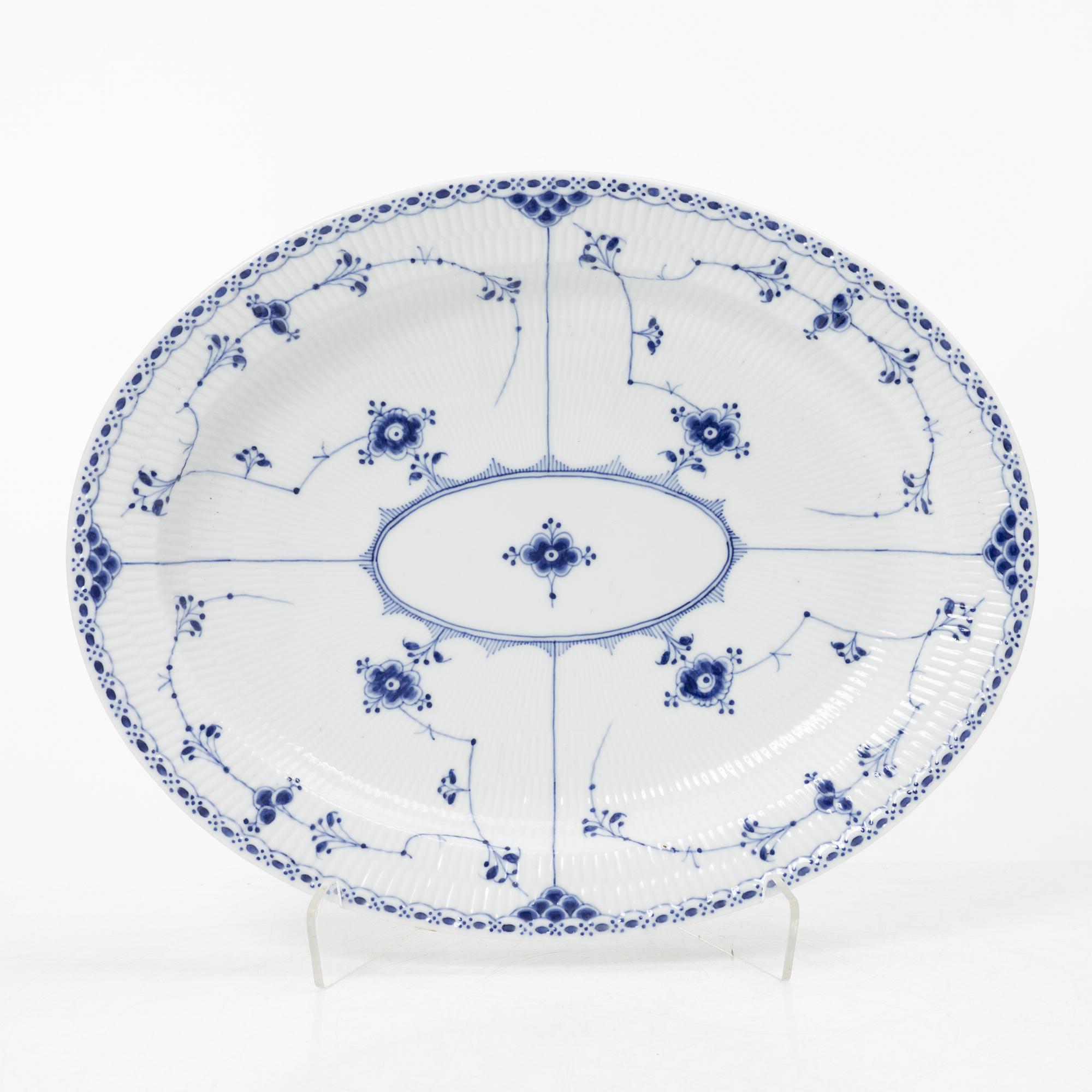 Royal Copenhagen, A 46 pieces "Blue Fluted Half Blond" service, 'Musselmalet', 1889-1922 and post 1923.