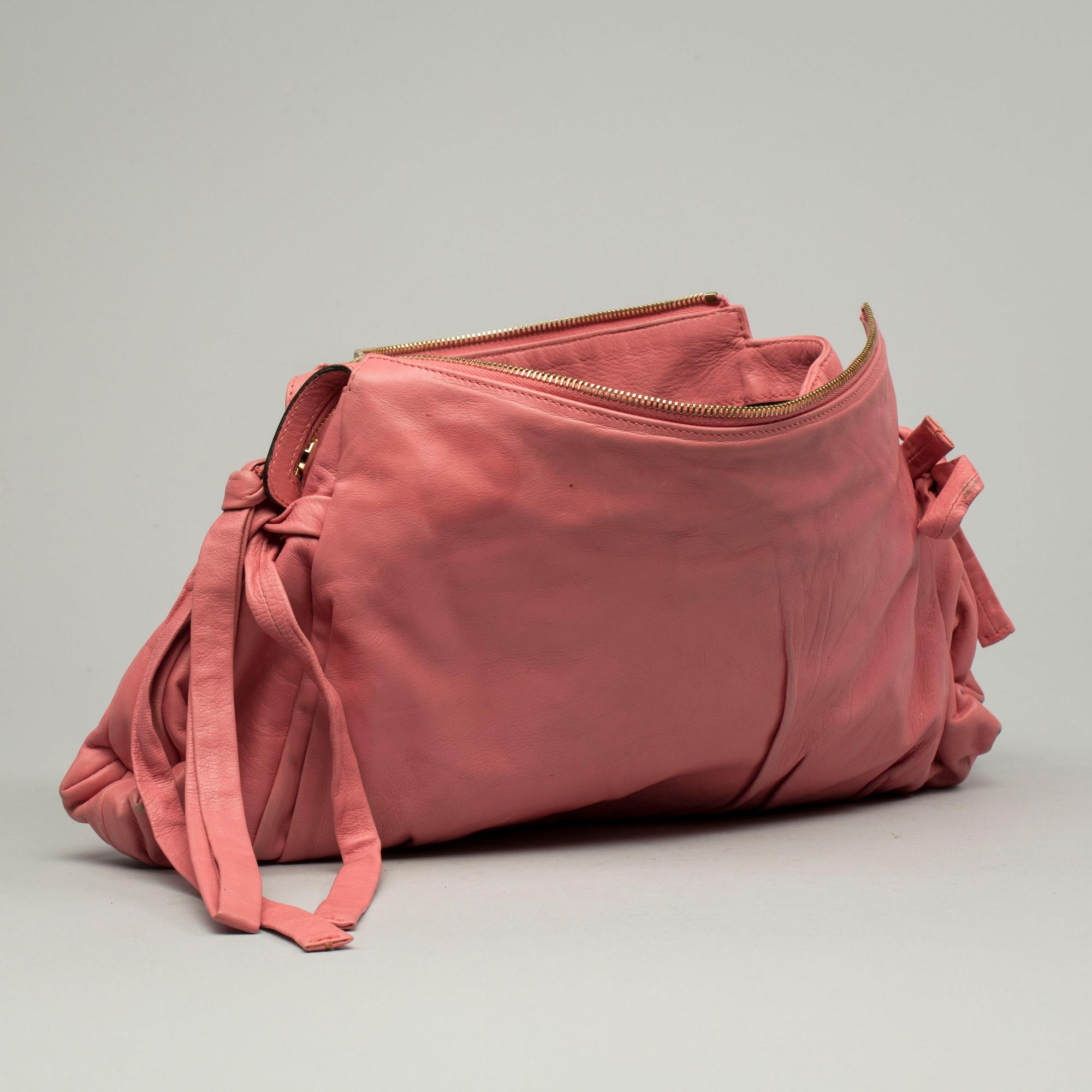 VÄSKA, "Hysteria", Gucci.