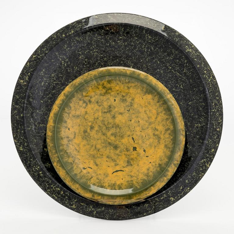 Fujiwo Ishimoto, Two porcelain dishes, Arabia 1990s.