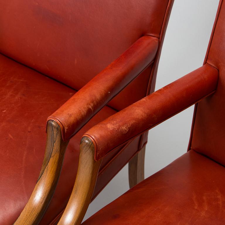 Ole Wanscher, karmstolar, ett par, snickarmästare AJ Iversen, Danmark 1900-talets mitt.