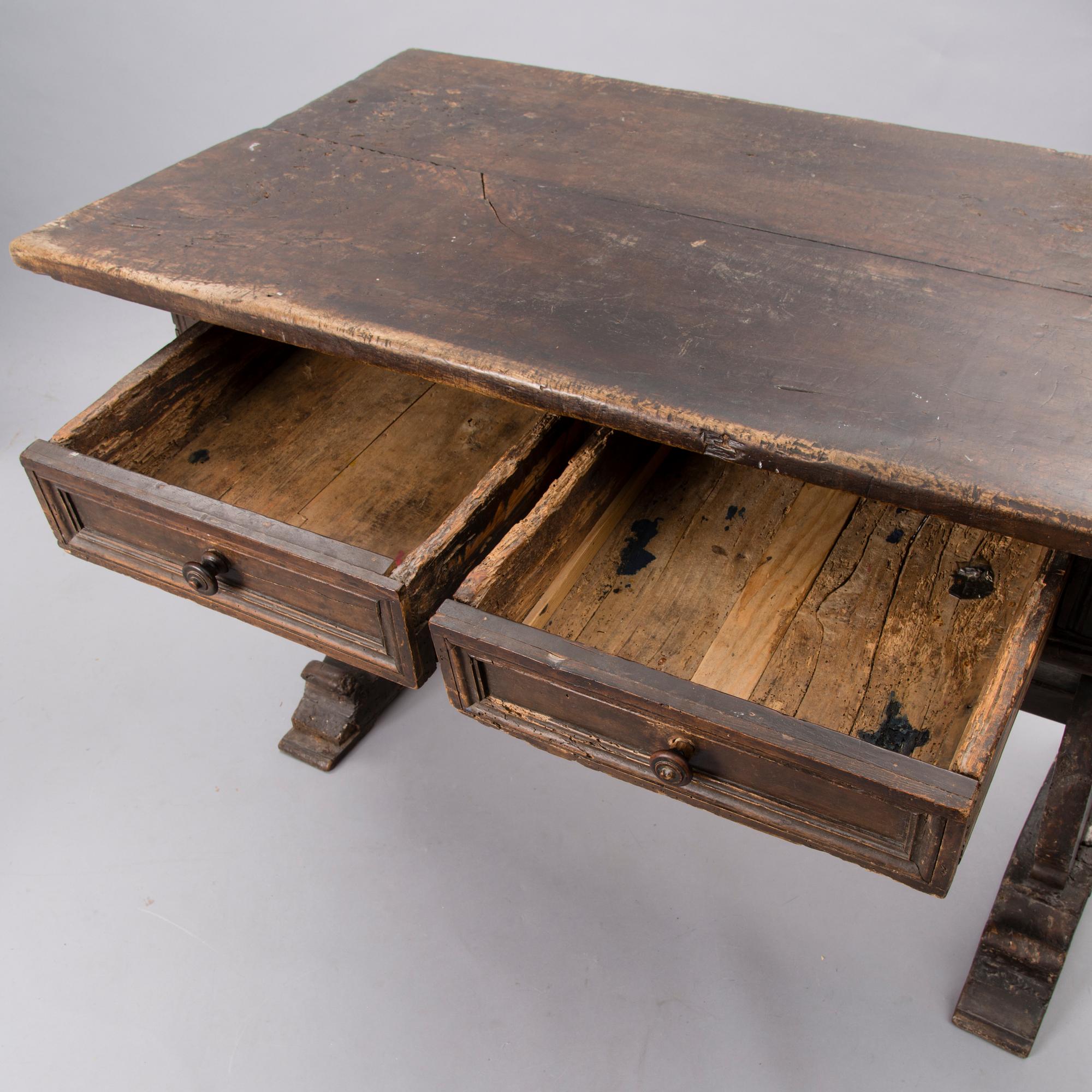 A baroque style wooden table from the 17th/18th Century.