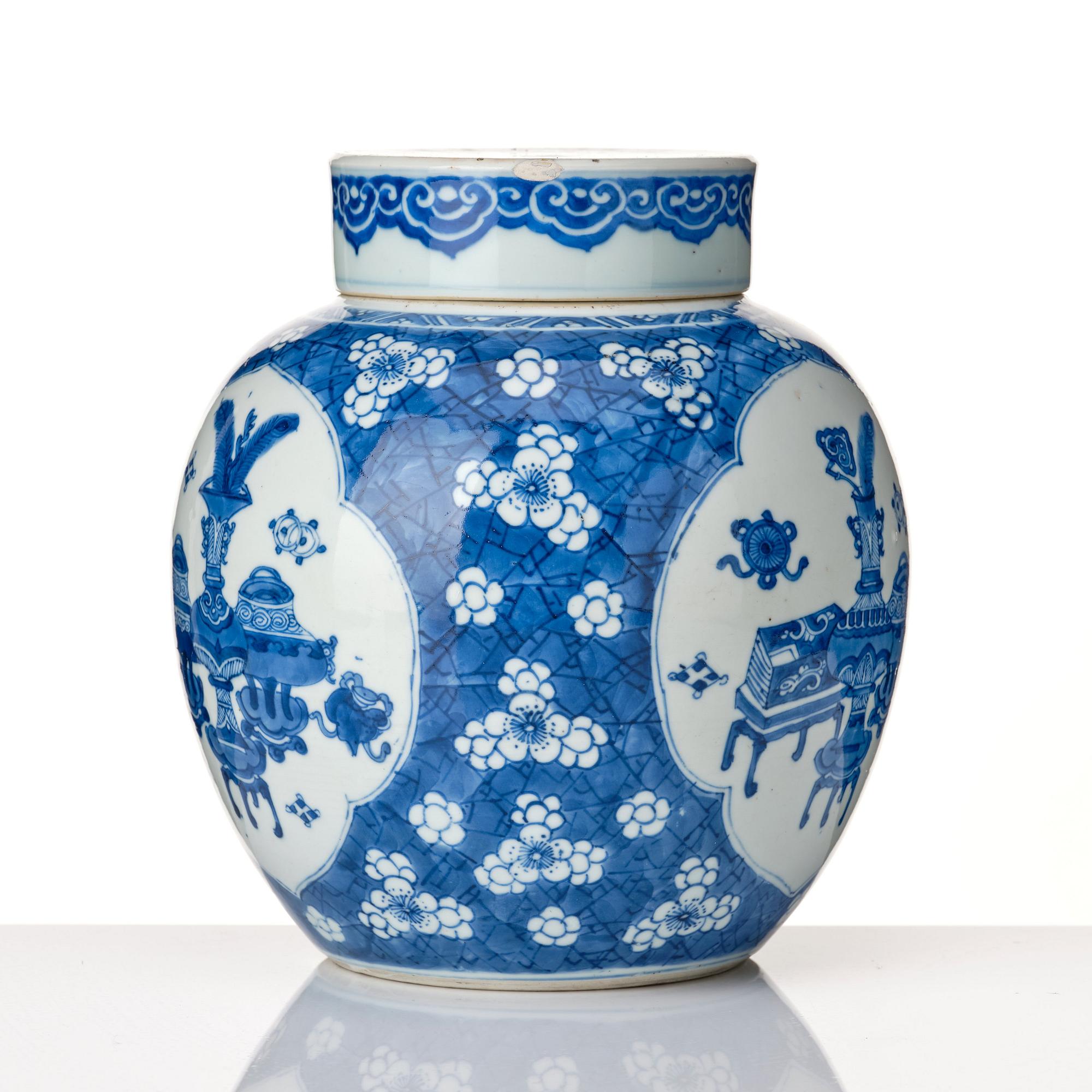 Kruka med lock, porslin. Qing dynastin, Kangxi (1662-1722).