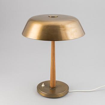 A modell 15474 table lamp from Böhlmarks, 1940's/50's.