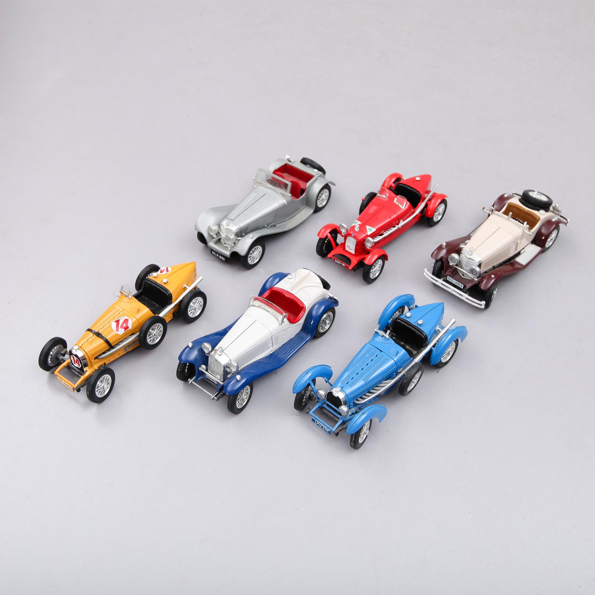 MODELLBILAR, 6 st, Burago Italien.