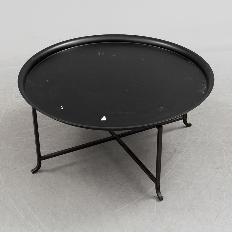 A "Jeanette" coffee table designed in 1993 by Per Öberg.