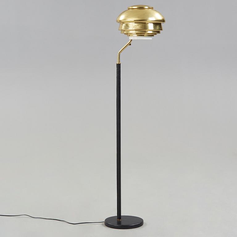 ALVAR AALTO, golvarmatur "A 808", Valaistustyö Ky, Finland.